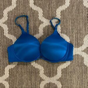 Victoria’s Secret bombshell bra size 36B